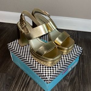 Soda Platform Gold Heels! Holiday shoes